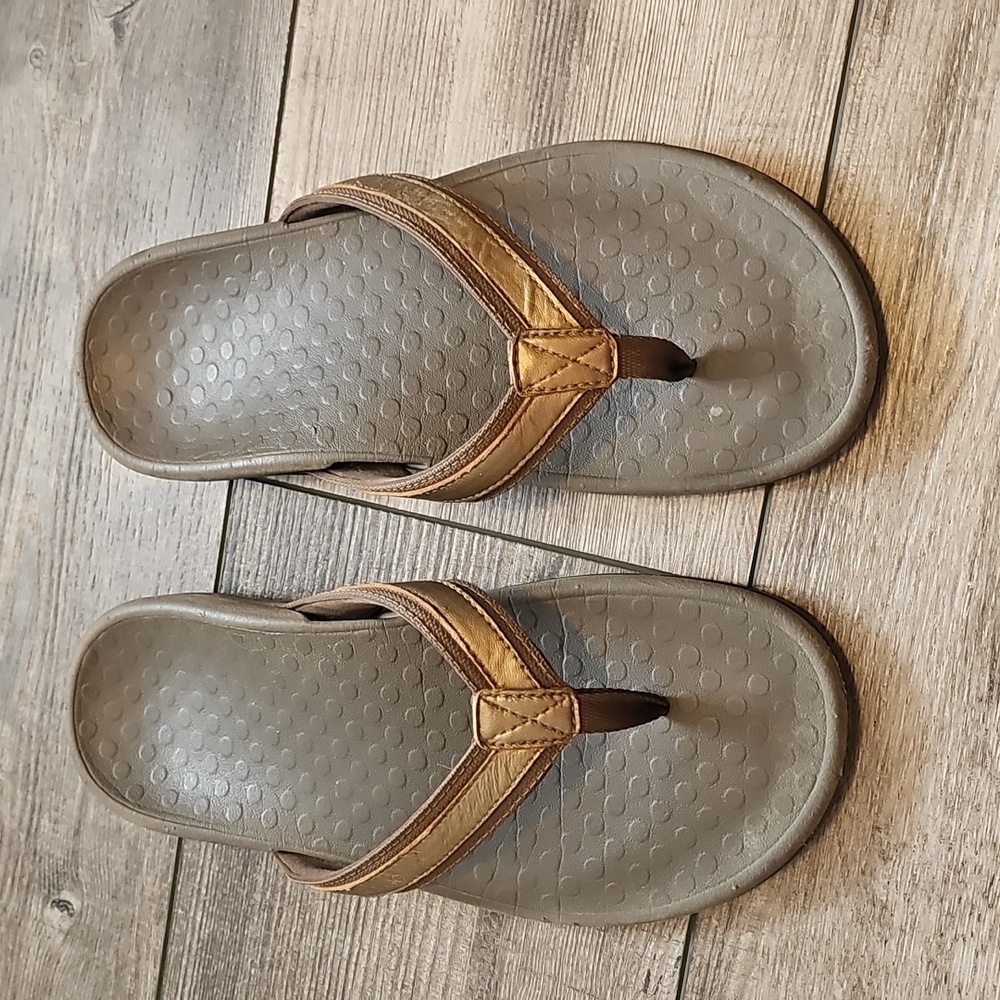 Vionic Brown and Tan Sandals